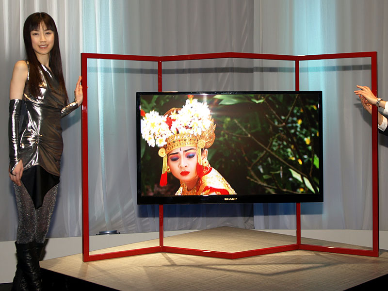 Illustration for article titled Sharp Unveils "Experimental" LCD TVs Just 20 mm Thick